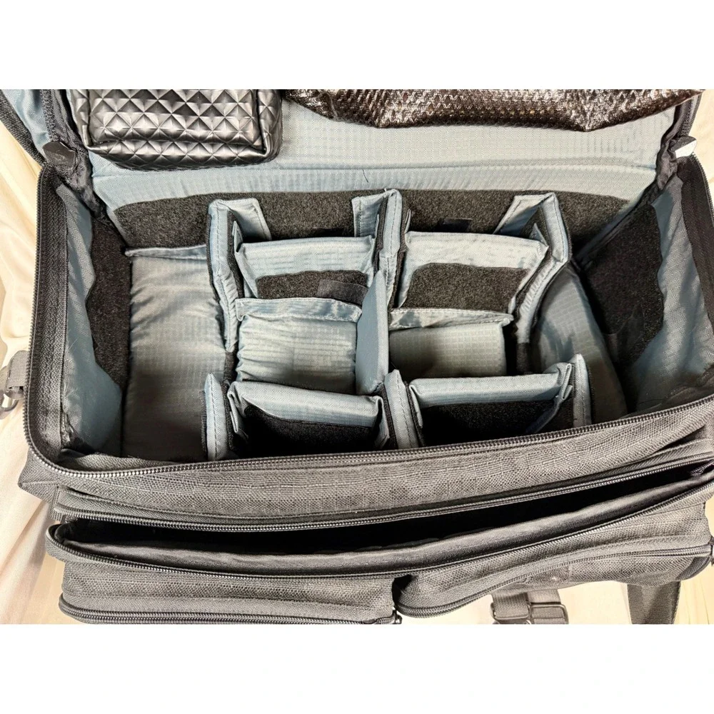Vintage Tamrac XL 610 Pro Camera  Bag Black Shoulder Strap Lots of Compartments